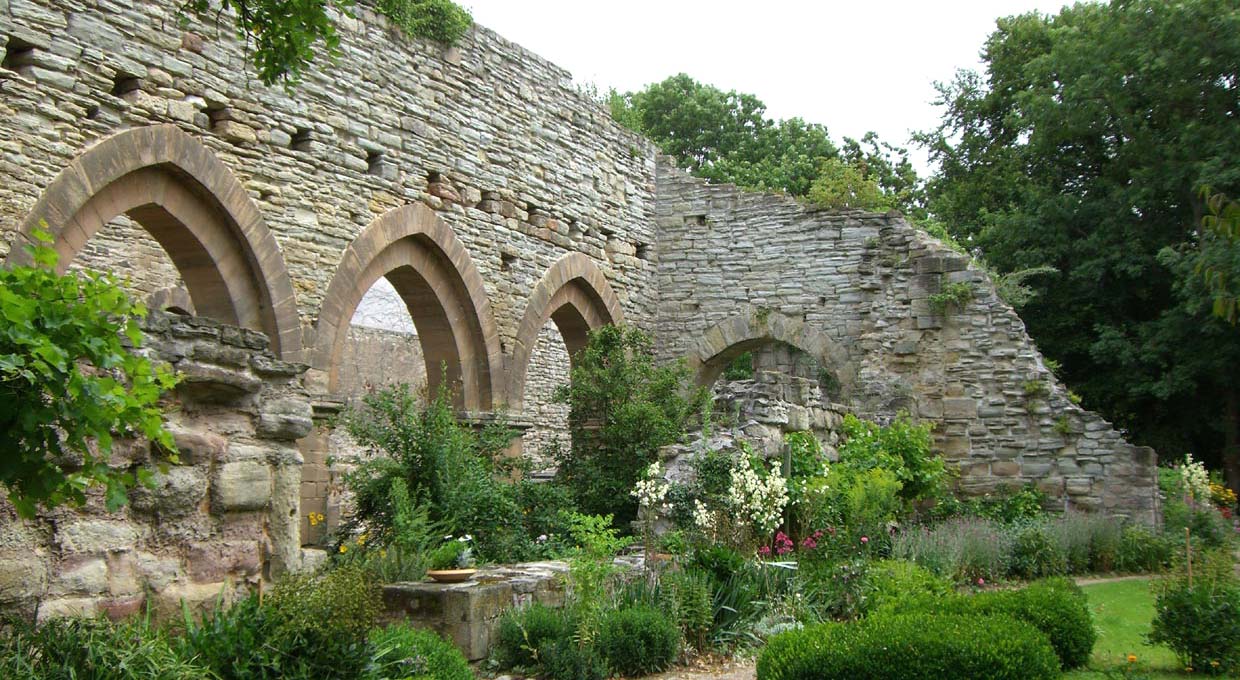 Ruine der Klosterkirche Memleben Ruine der Klosterkirche Memleben